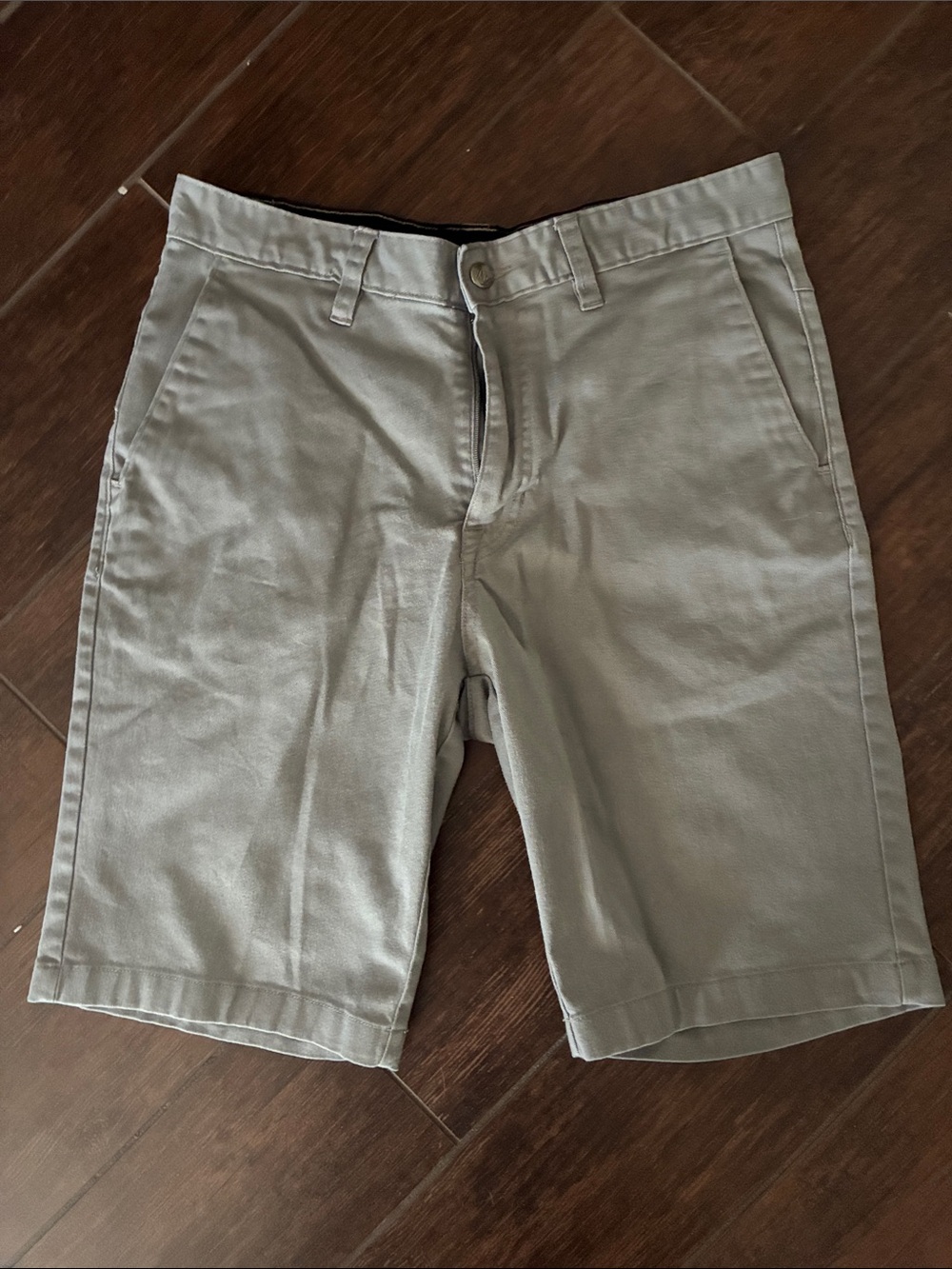 Used Men's Casual Straight-Fit Volcom Shorts in Light Gray